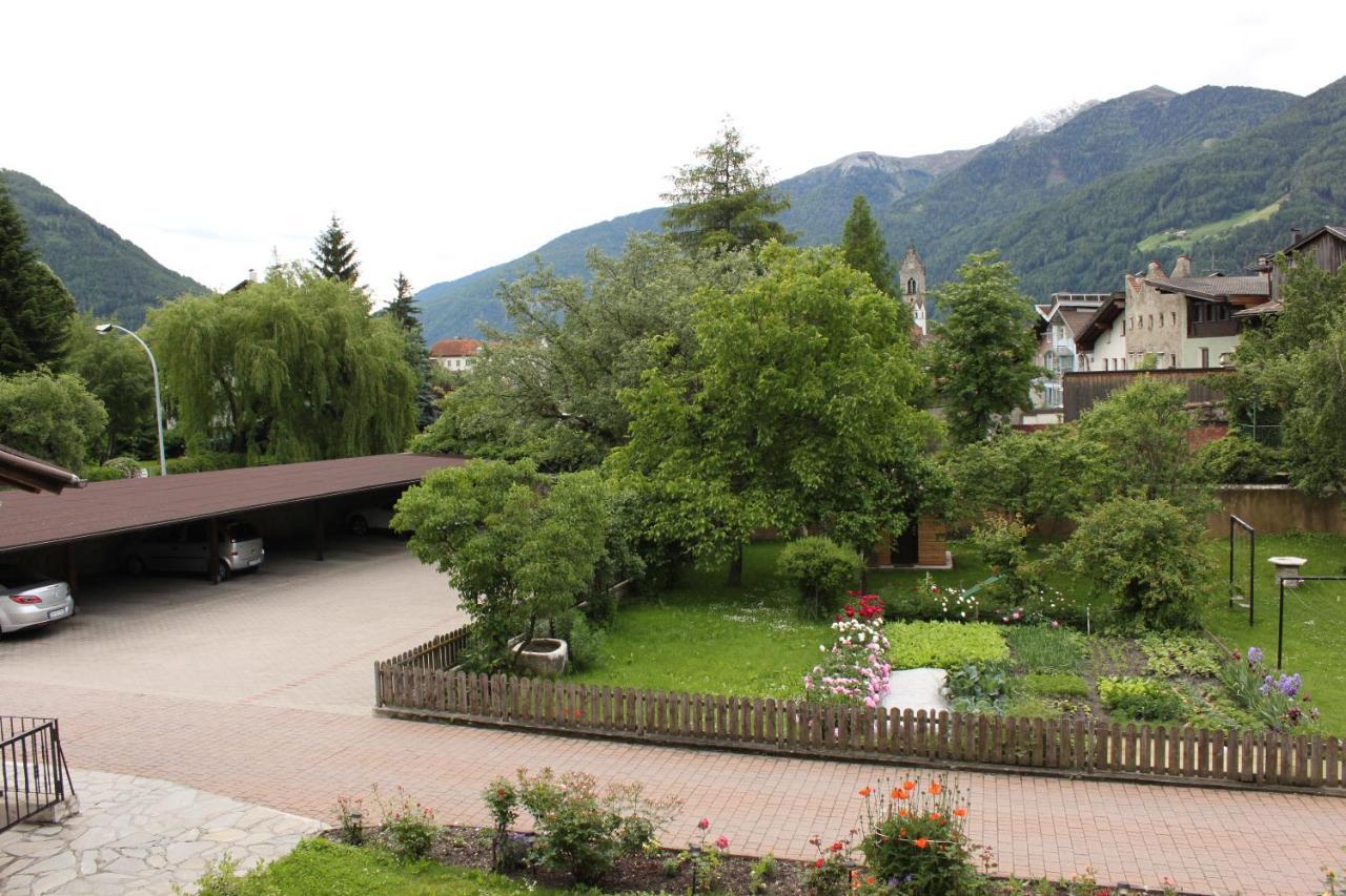 Garni Färbe Hotell Sterzing Exteriör bild