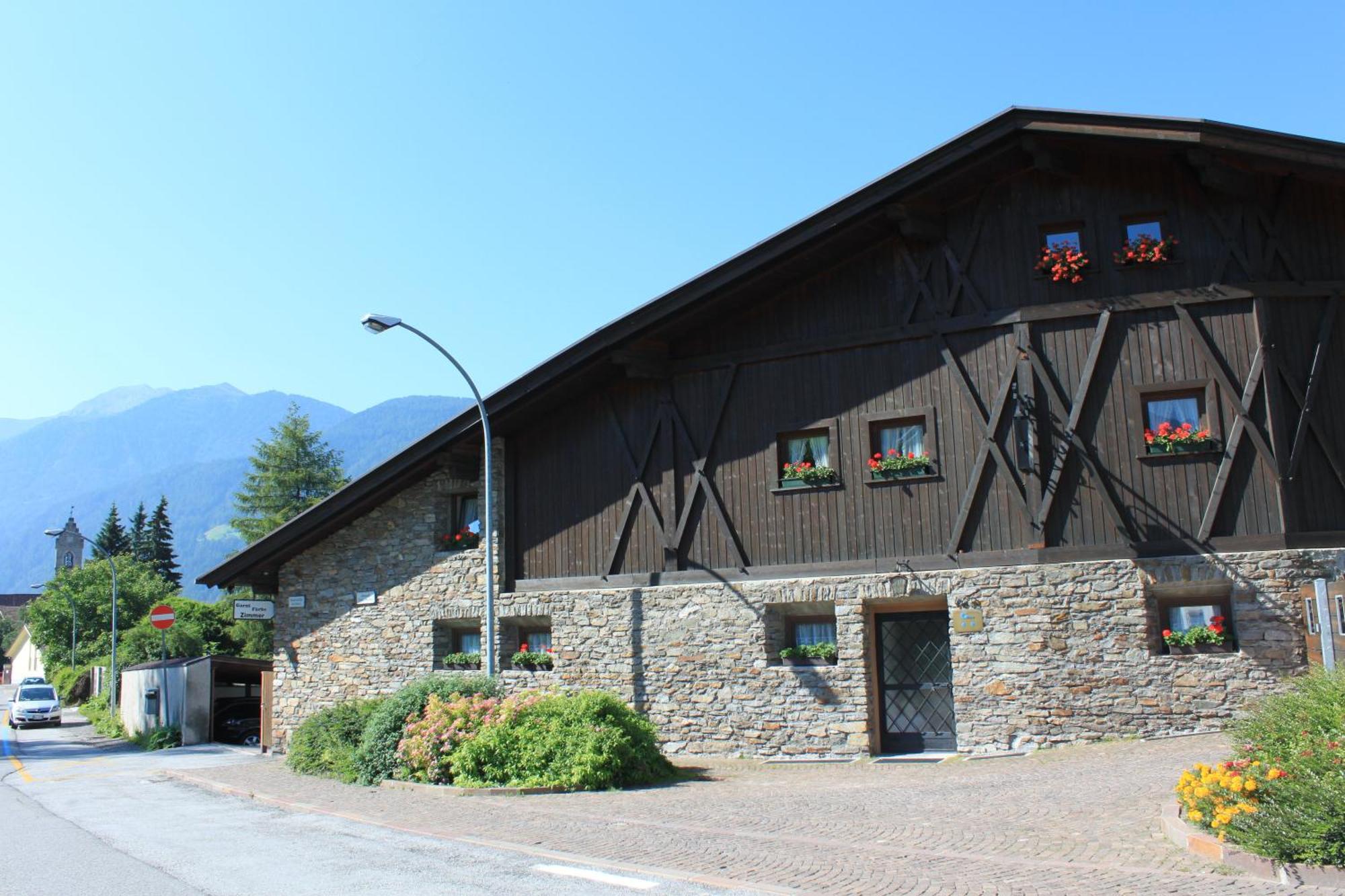 Garni Färbe Hotell Sterzing Exteriör bild