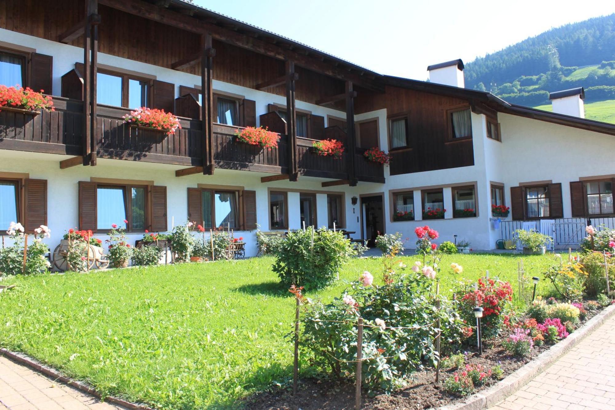 Garni Färbe Hotell Sterzing Exteriör bild